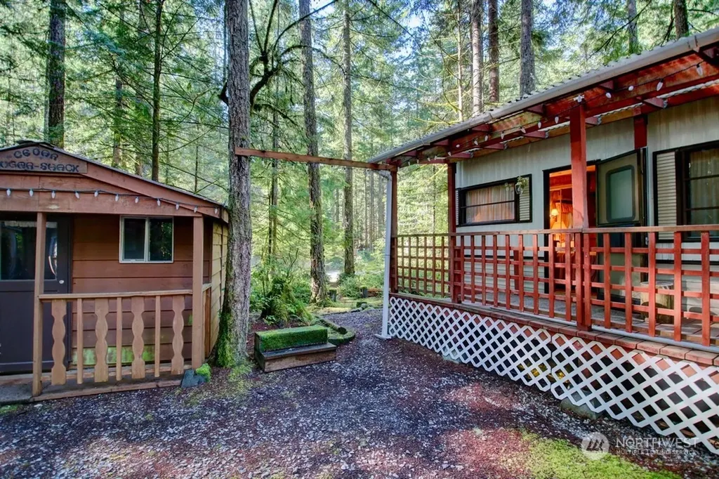 5 Wilderness Way Deming WA 98244