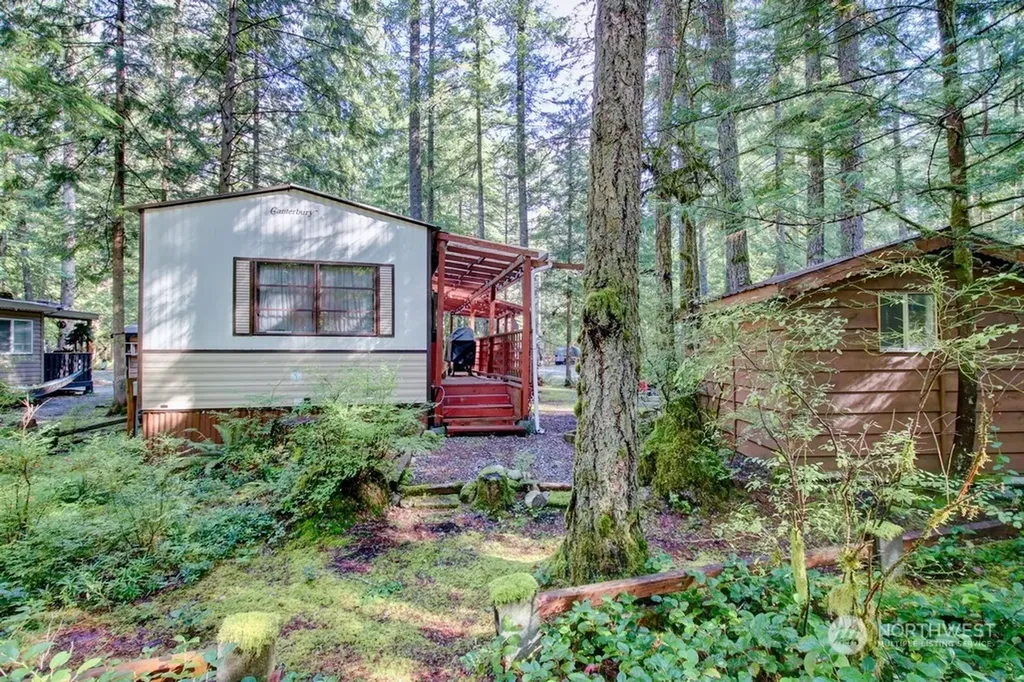 5 Wilderness Way Deming WA 98244