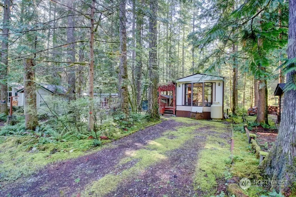 5 Wilderness Way Deming WA 98244