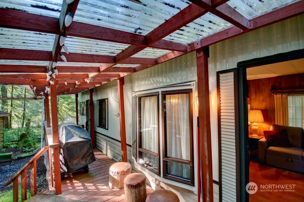 5 Wilderness Way Deming WA 98244