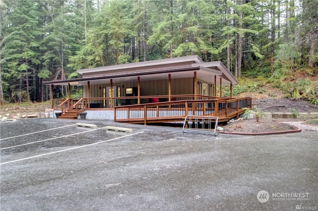 5 Wilderness Way Deming WA 98244