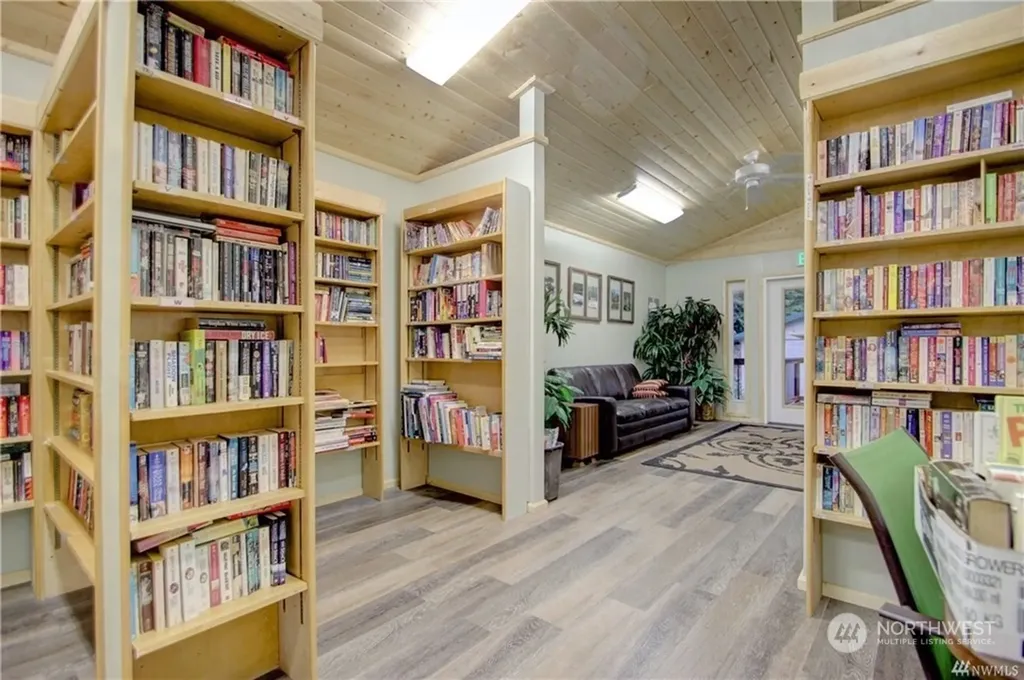 5 Wilderness Way Deming WA 98244