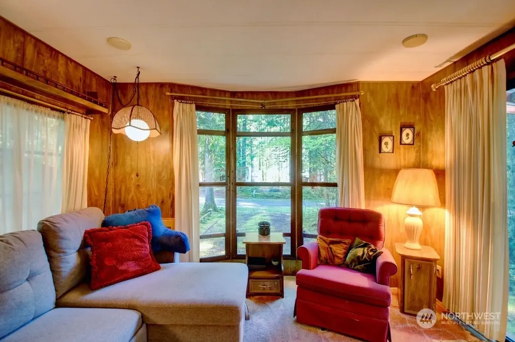 5 Wilderness Way Deming WA 98244