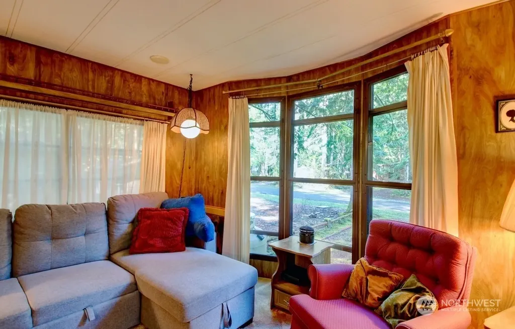 5 Wilderness Way Deming WA 98244