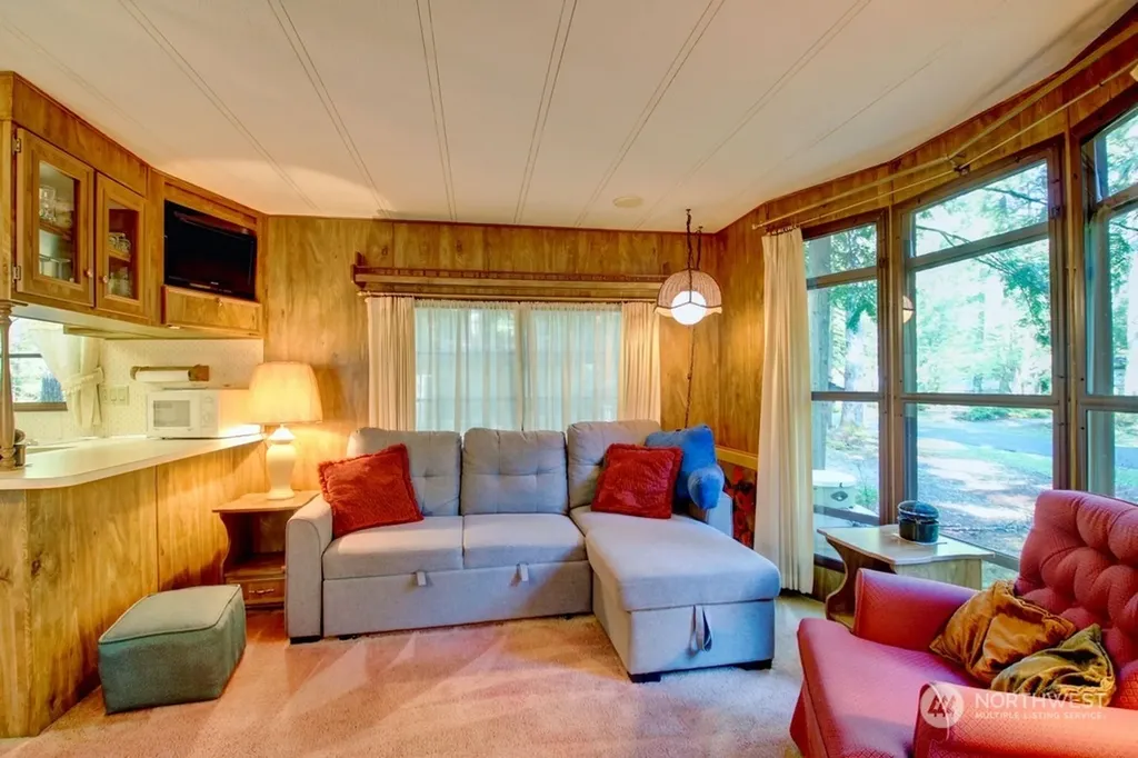 5 Wilderness Way Deming WA 98244