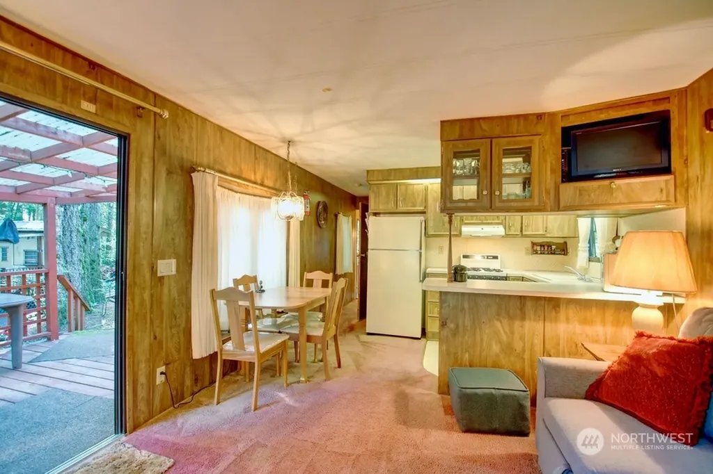 5 Wilderness Way Deming WA 98244