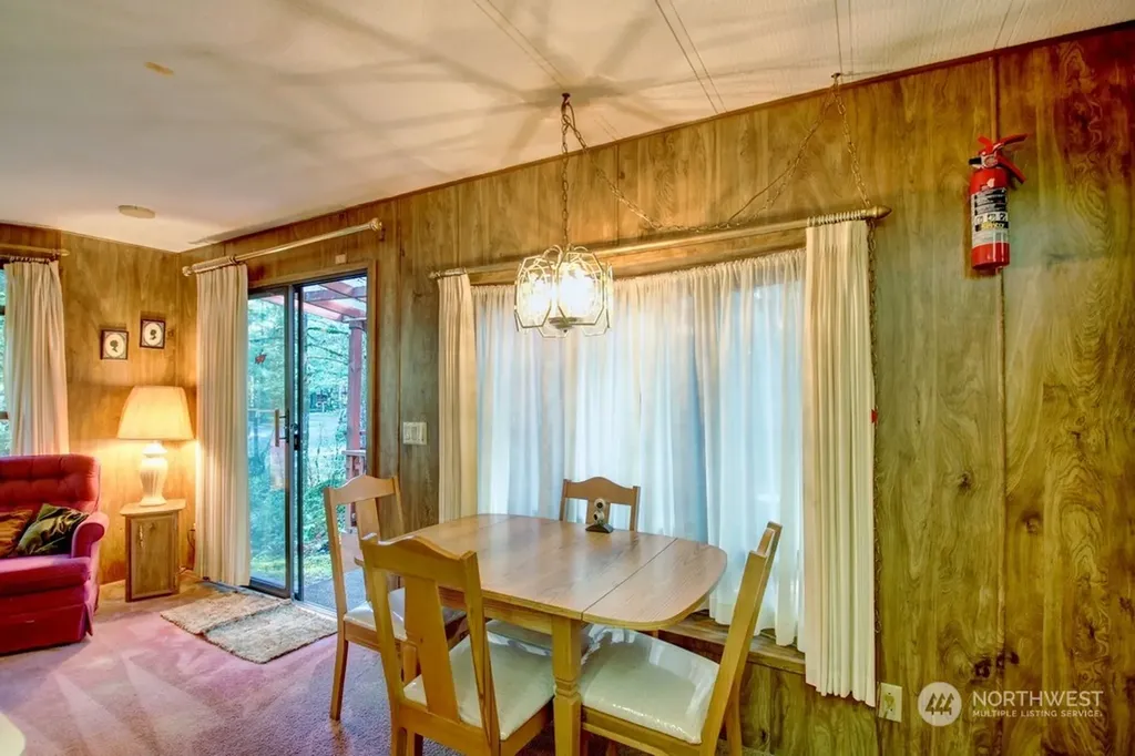 5 Wilderness Way Deming WA 98244
