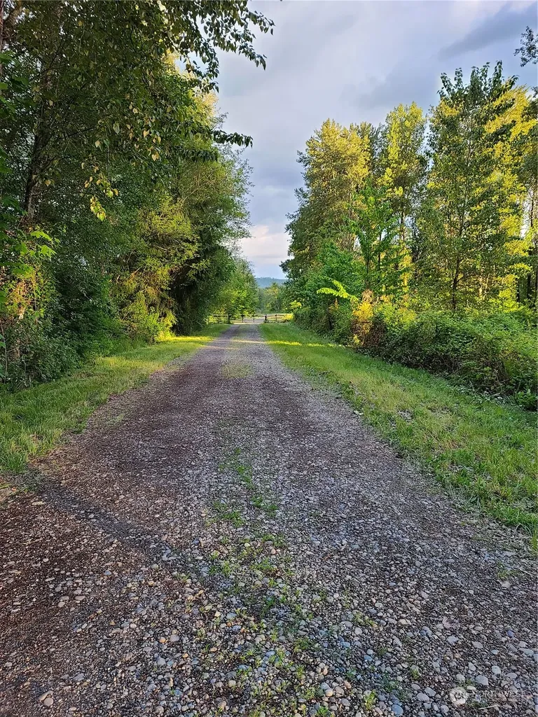201 River Avenue NE Orting WA 98360