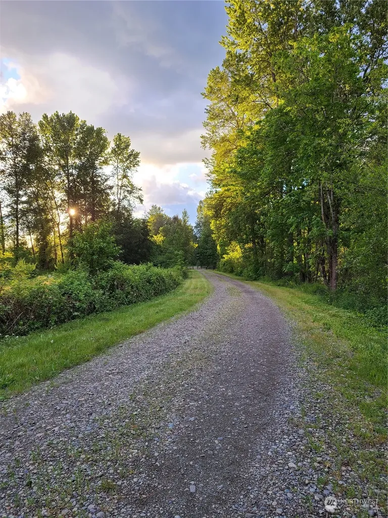201 River Avenue NE Orting WA 98360