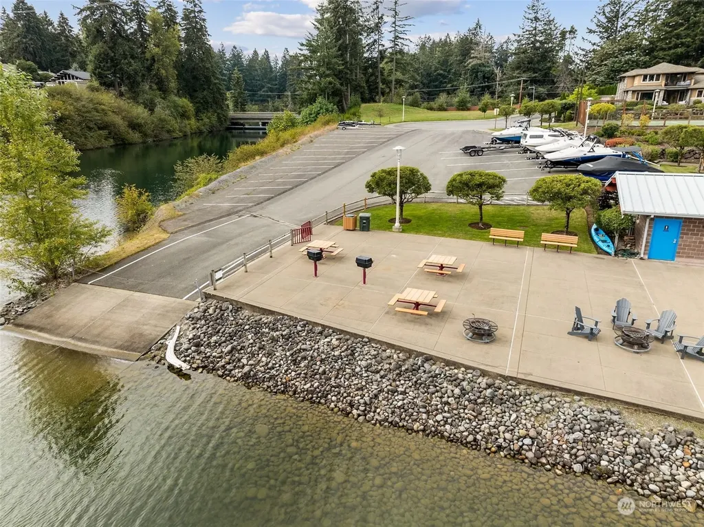 1828 176th Avenue E Lake Tapps WA 98391