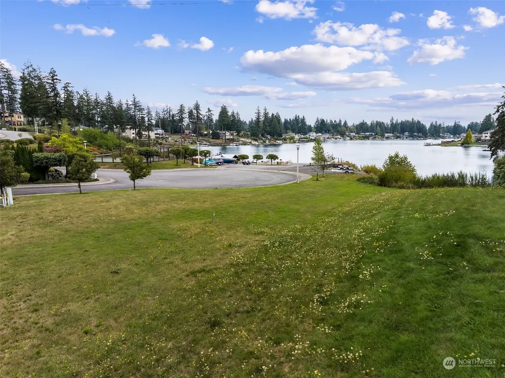 1828 176th Avenue E Lake Tapps WA 98391