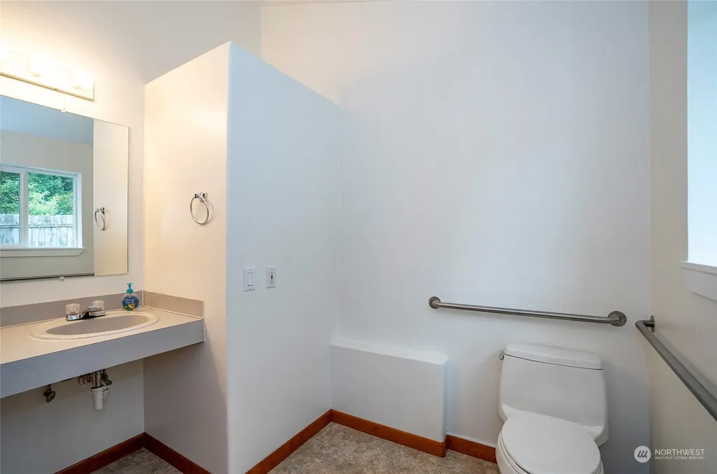 8908 Key Peninsula Highway NW Gig Harbor WA 98349