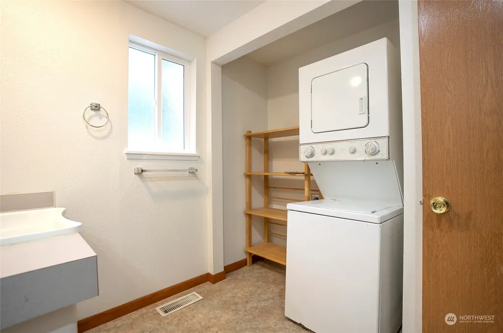 8908 Key Peninsula Highway NW Gig Harbor WA 98349