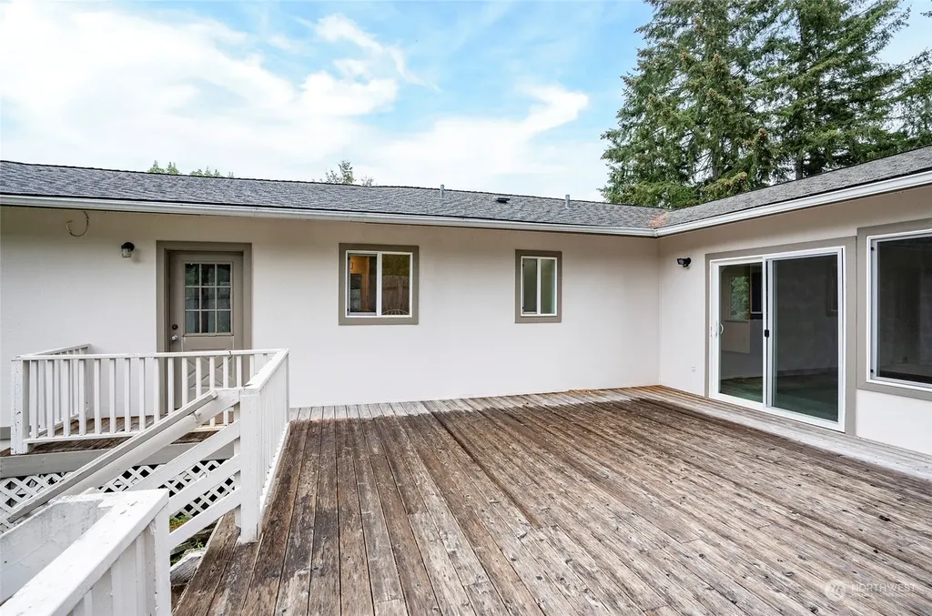 8908 Key Peninsula Highway NW Gig Harbor WA 98349