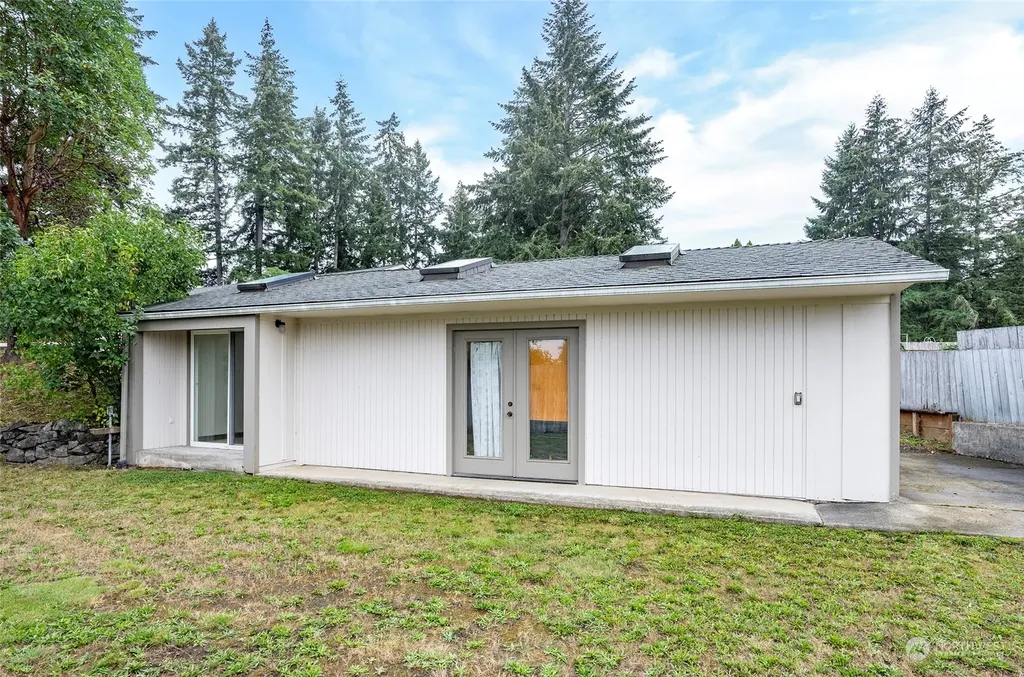 8908 Key Peninsula Highway NW Gig Harbor WA 98349