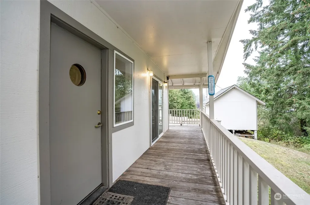 8908 Key Peninsula Highway NW Gig Harbor WA 98349