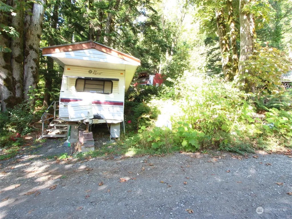 6426 Santa Fe Trail Maple Falls WA 98266