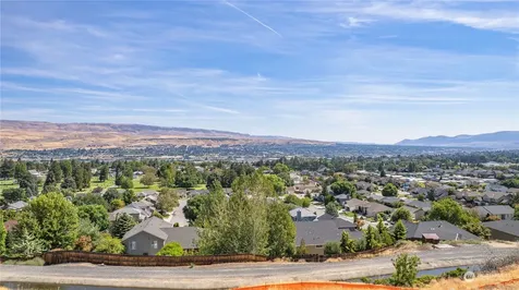 1857 Broadway Place Wenatchee WA 98801