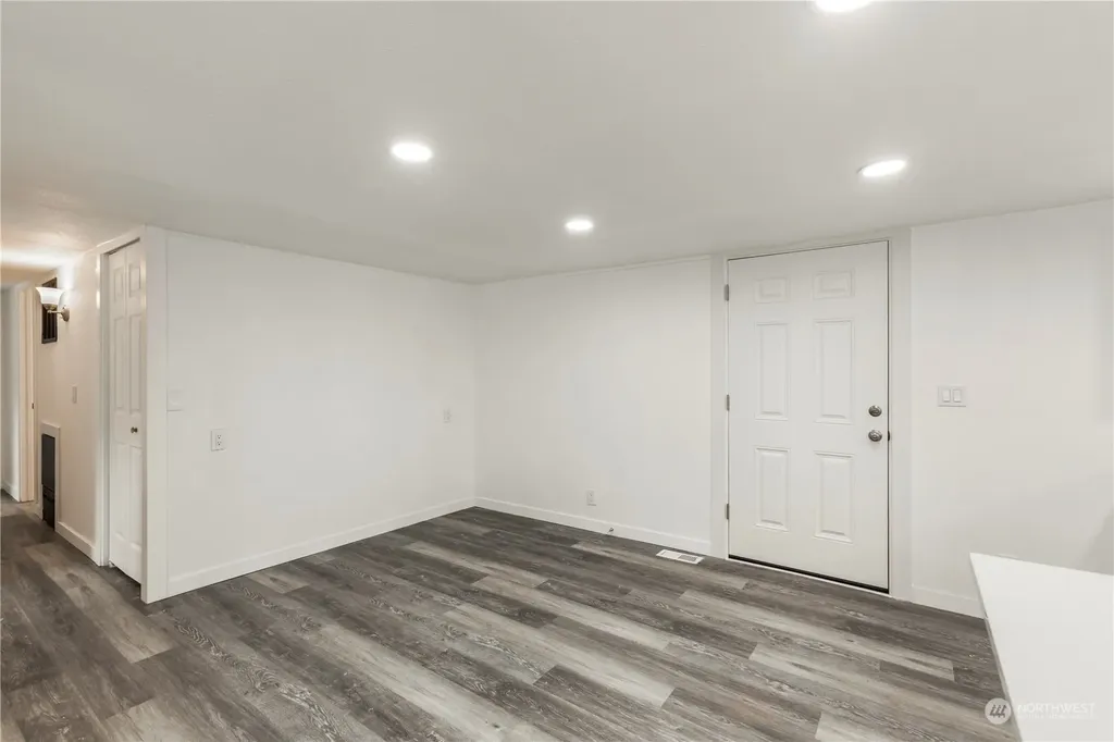 15806 54th Street Ct E Sumner WA 98390
