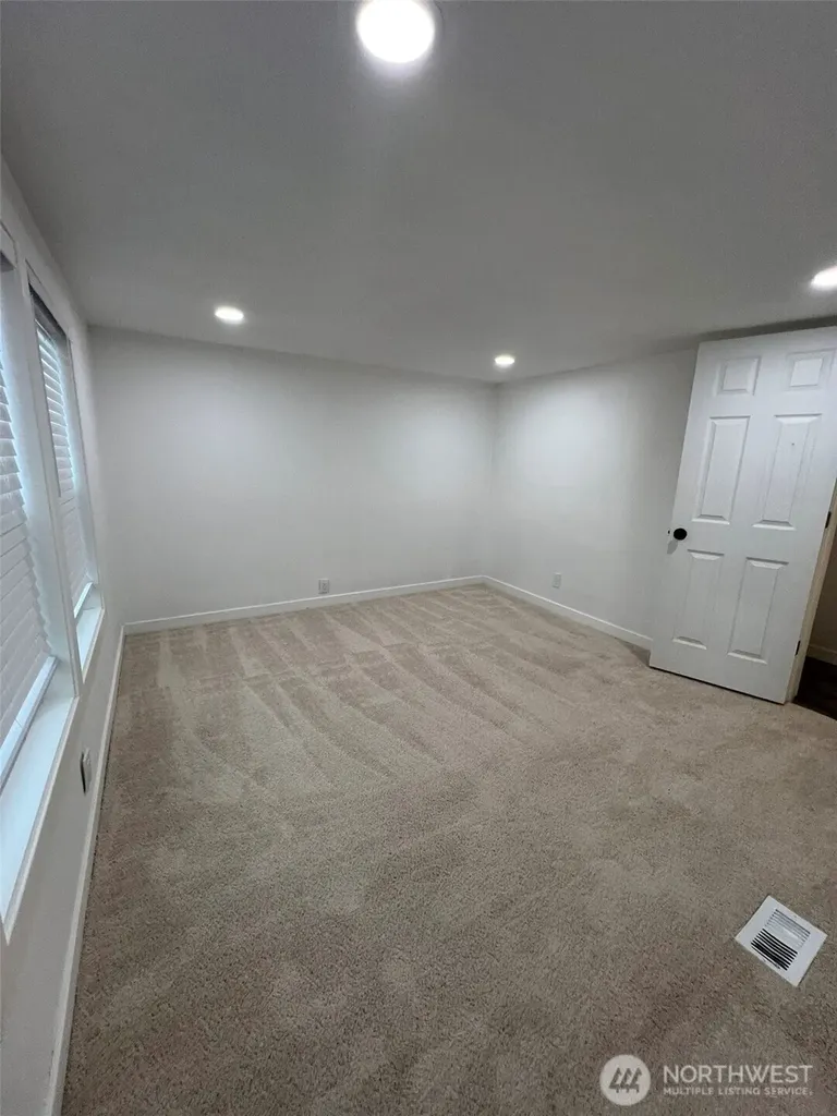 15806 54th Street Ct E Sumner WA 98390