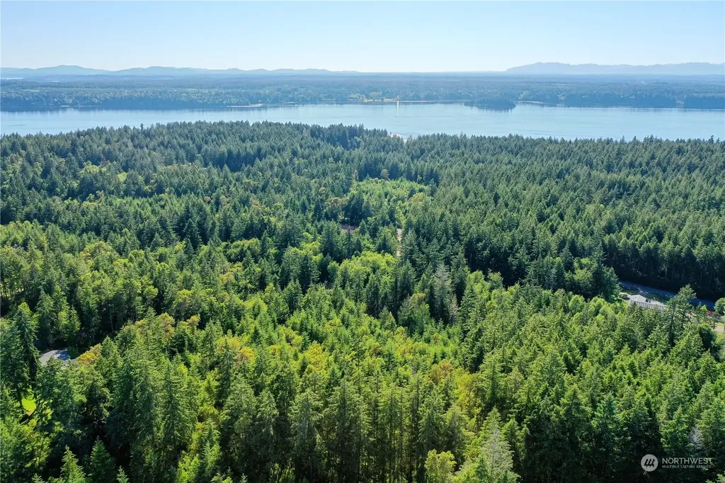1415 208th Avenue SW Lakebay WA 98349