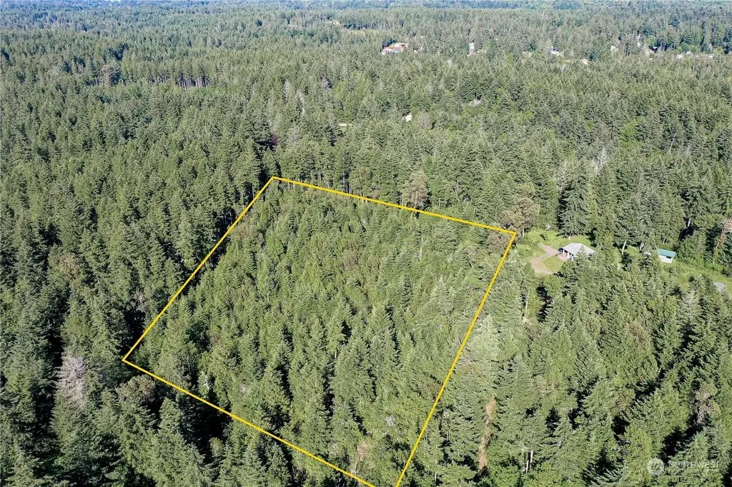 1415 208th Avenue SW Lakebay WA 98349