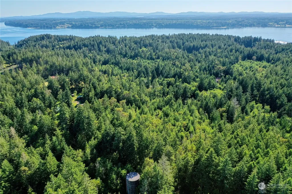 1415 208th Avenue SW Lakebay WA 98349