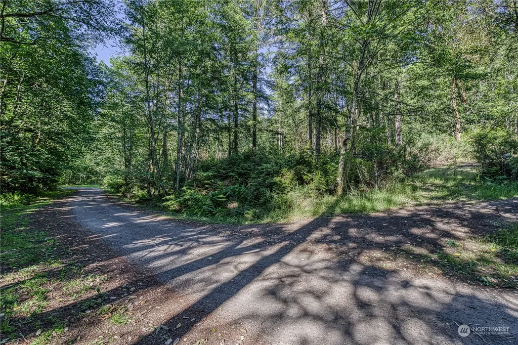 1415 208th Avenue SW Lakebay WA 98349
