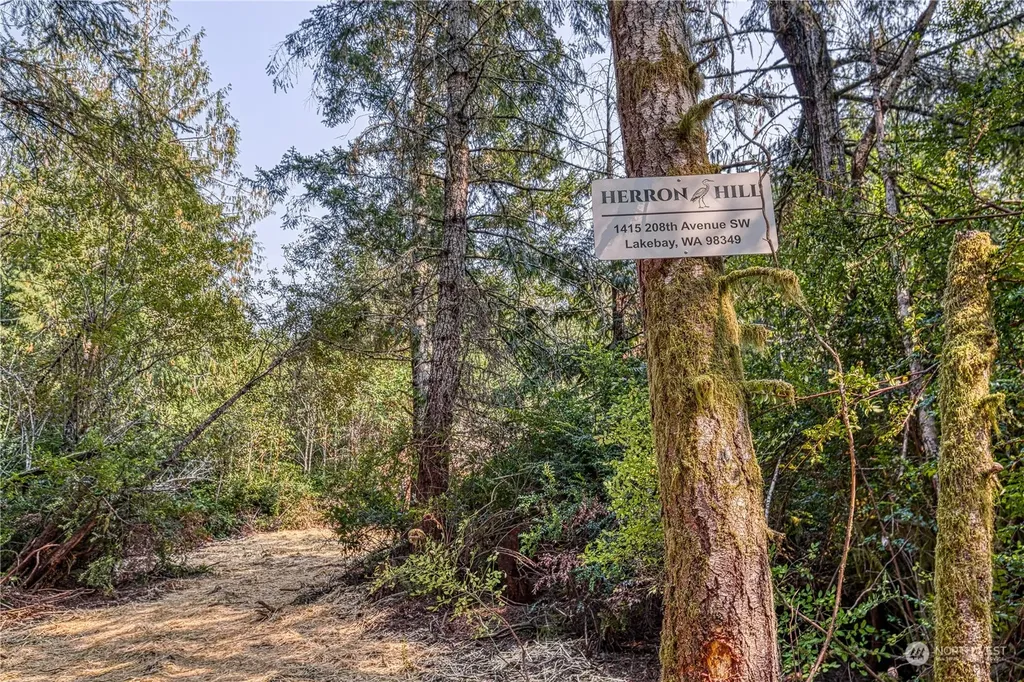 1415 208th Avenue SW Lakebay WA 98349