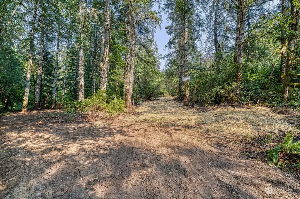 1415 208th Avenue SW Lakebay WA 98349