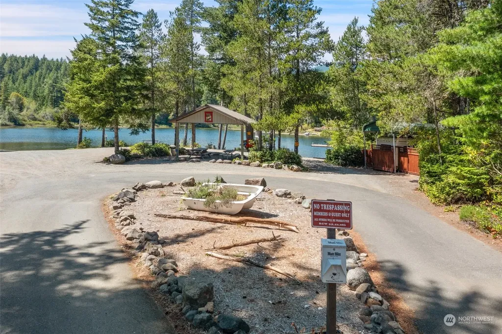 41 N Paradise Drive Lilliwaup WA 98555