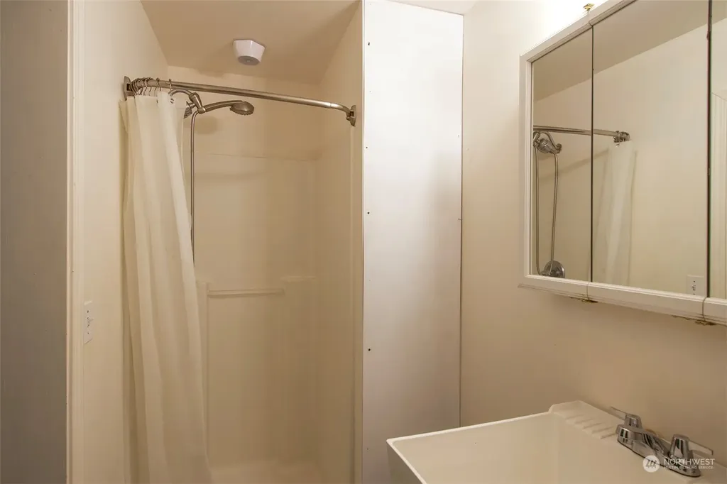 191 Airport Road Port Townsend WA 98368