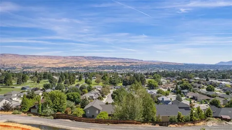 1845 Broadway Place Wenatchee WA 98801