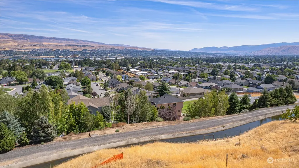 1853 Broadway Place Wenatchee WA 98801