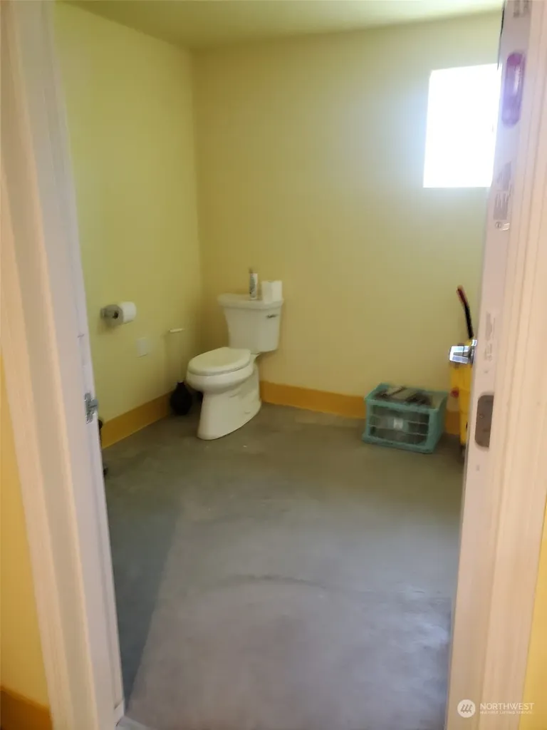 1377 Hining Road Winlock WA 98596