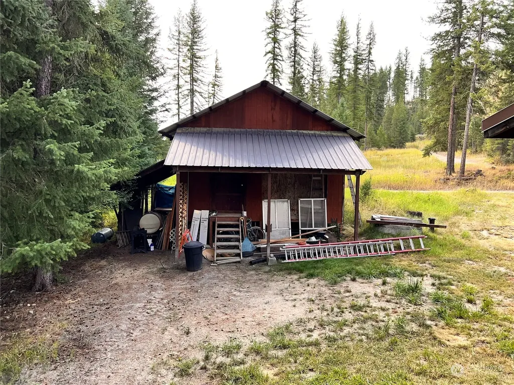 5 Vista Drive Republic WA 99166