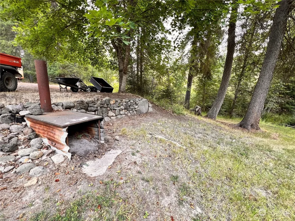 5 Vista Drive Republic WA 99166