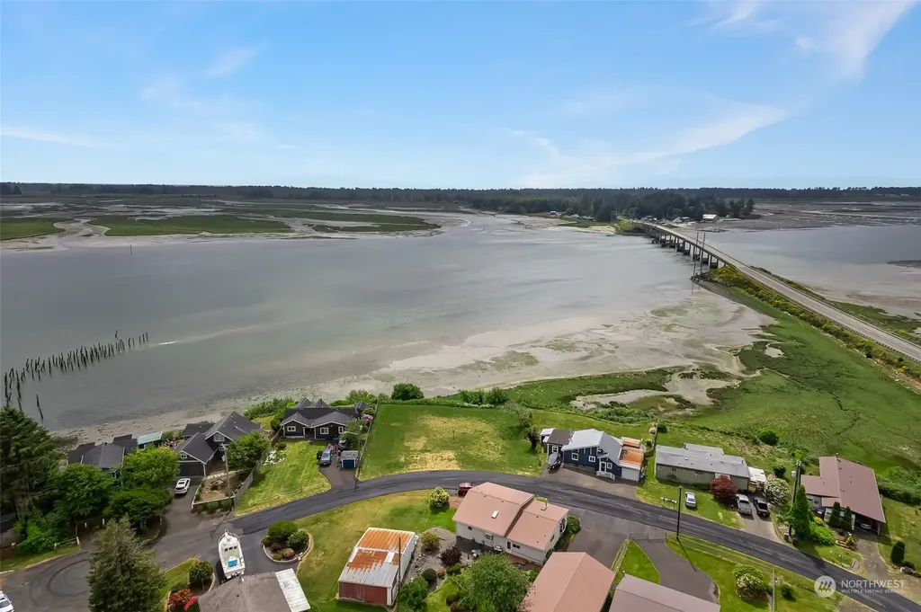 16 Whalebone Way Aberdeen WA 98520