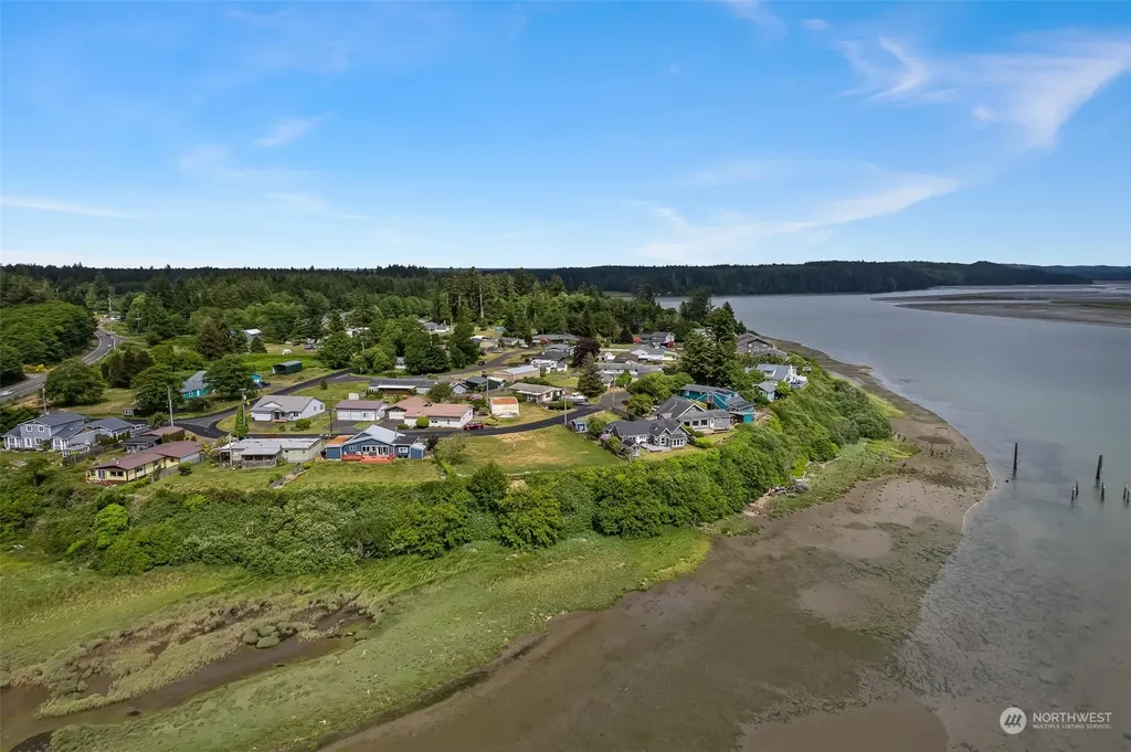 16 Whalebone Way Aberdeen WA 98520