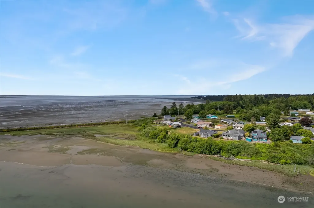16 Whalebone Way Aberdeen WA 98520