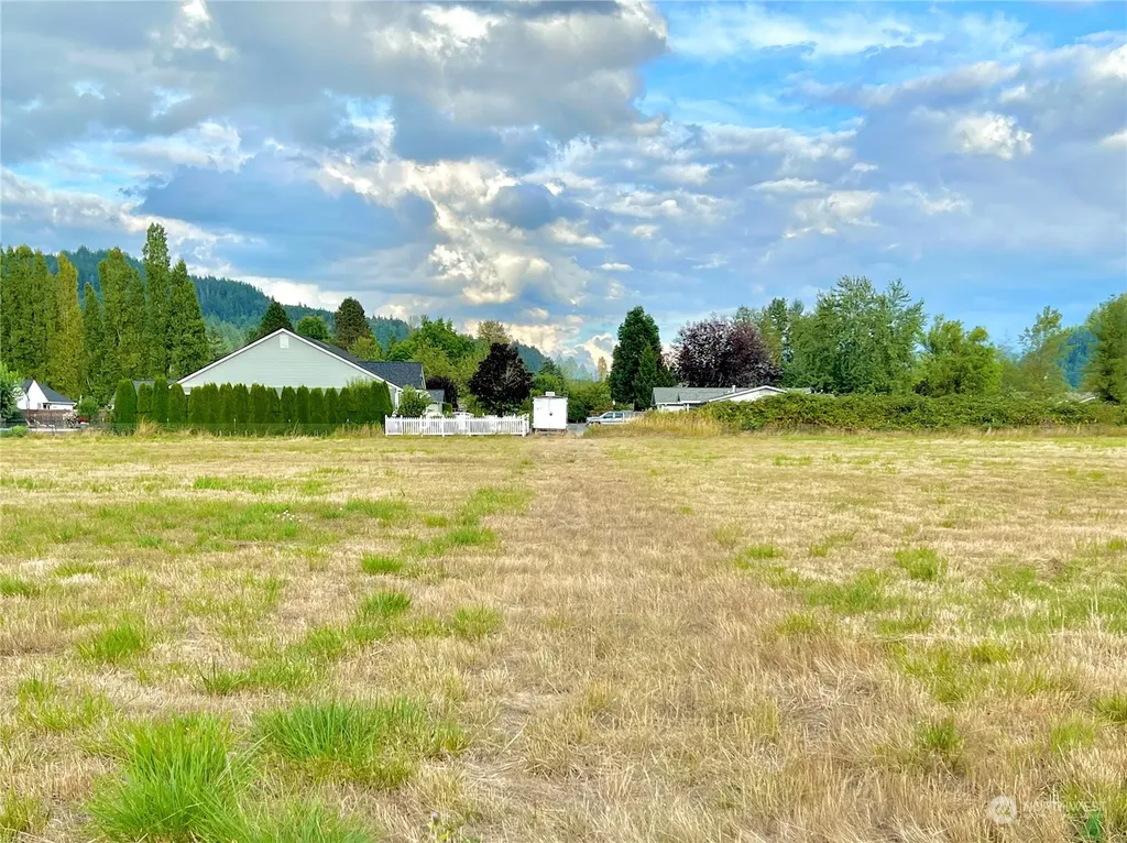 1684 Collins Road Buckley WA 98321