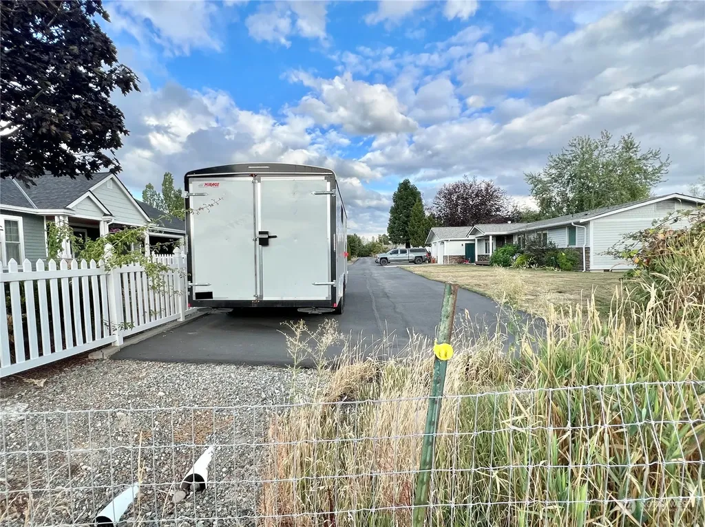 1684 Collins Road Buckley WA 98321
