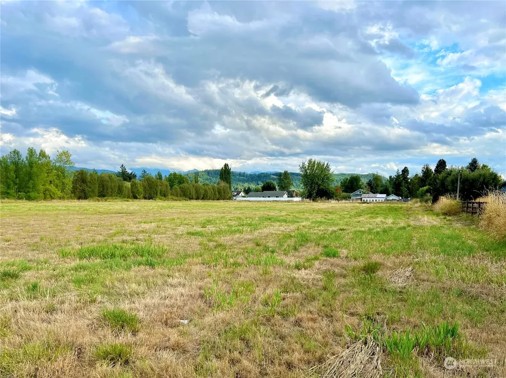 1684 Collins Road Buckley WA 98321