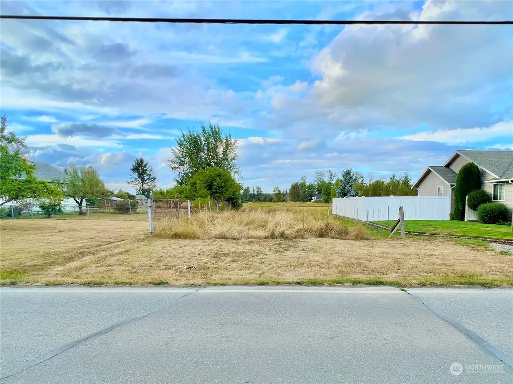 1684 Collins Road Buckley WA 98321