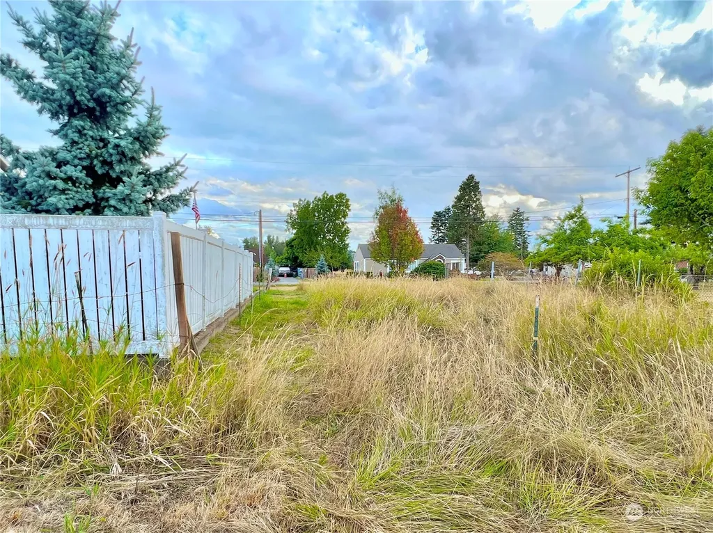 1684 Collins Road Buckley WA 98321