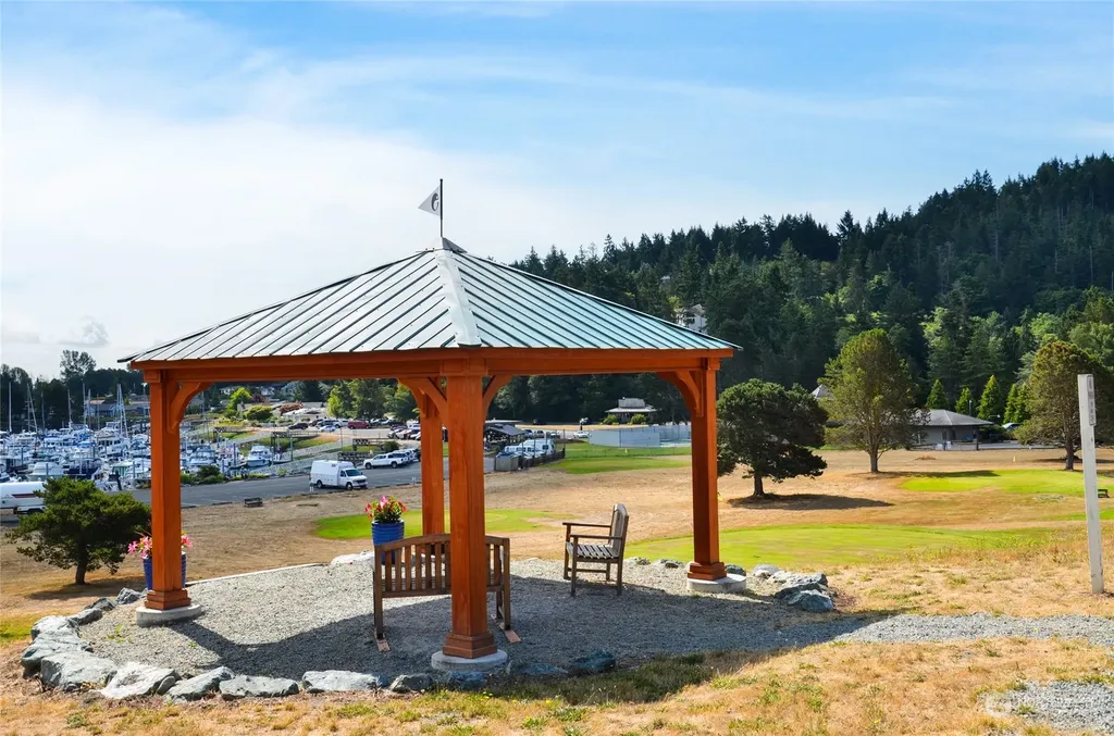 486 Wanapum Drive La Conner WA 98257
