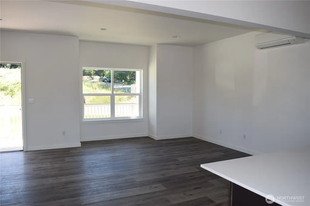6997 E Bullseye Street Port Orchard WA 98366