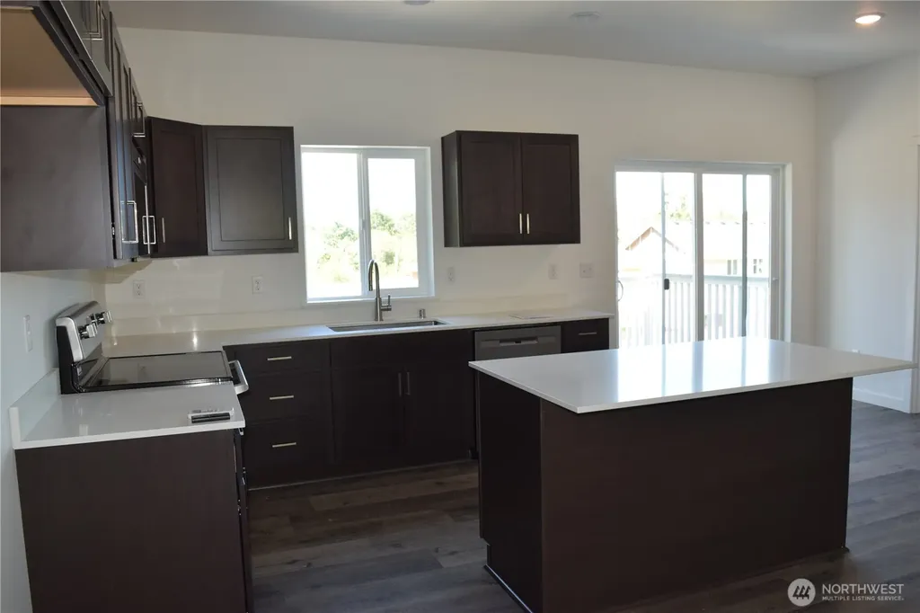 6997 E Bullseye Street Port Orchard WA 98366