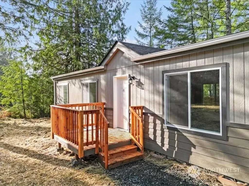 670 E Wilson Way Grapeview WA 98546