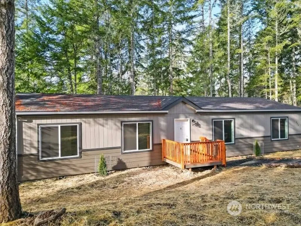 670 E Wilson Way Grapeview WA 98546